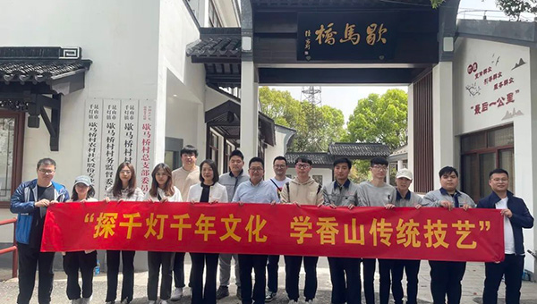 5907d911f5a1a779da69e2d1744e00ed