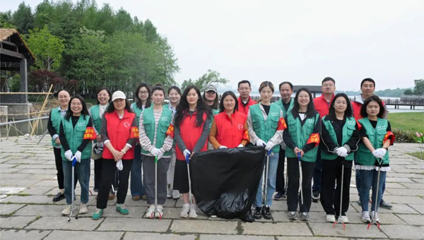 d79b2ff9df7d31908cefe0353d7b46f5